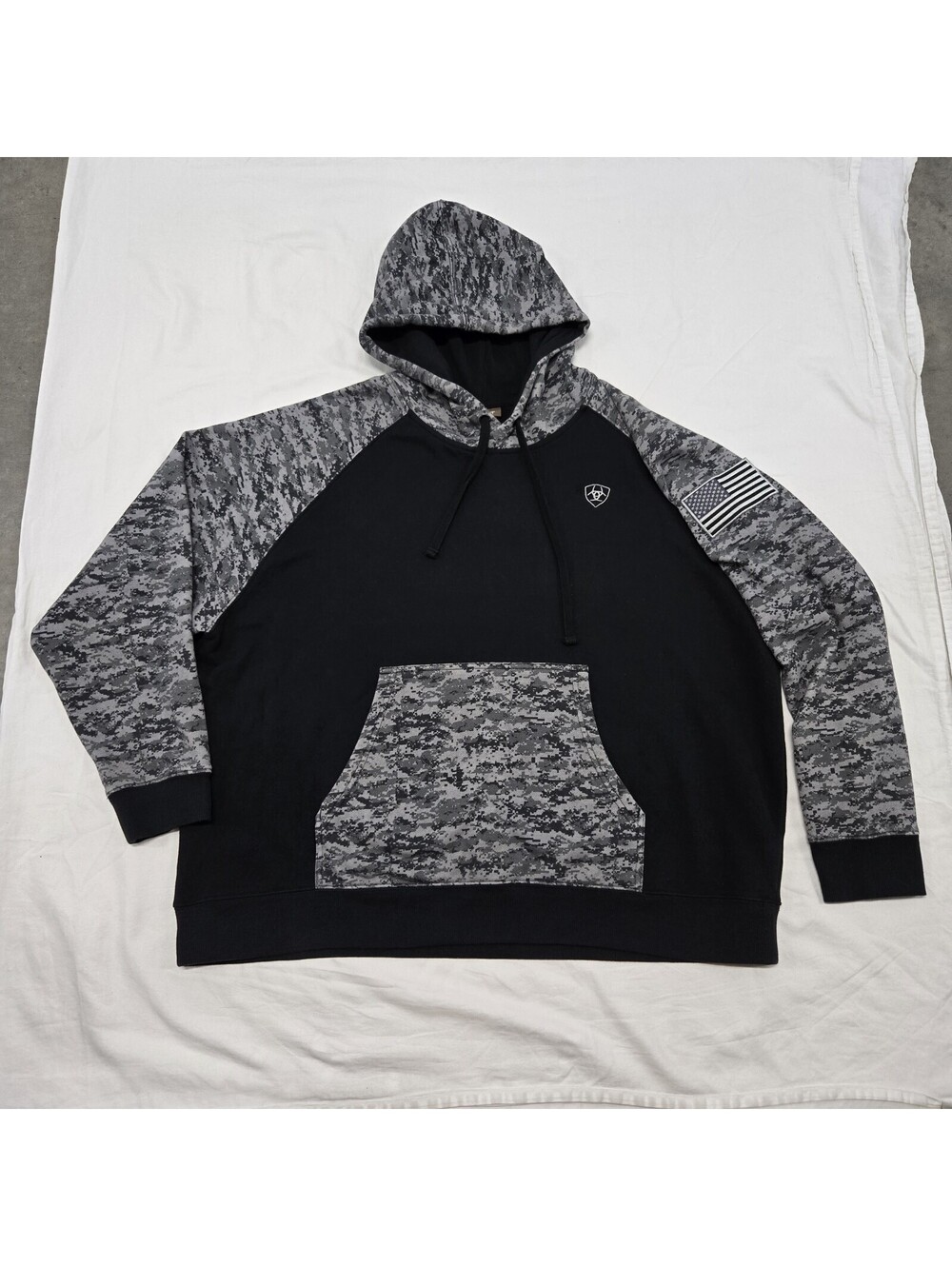 EUC Mens XXL Ariat Patriot Digi Camo Fleece Hoodie Black Grey Sweatshirt US Flag